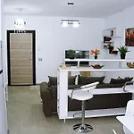 Ella Exclusive Apartman Năvodari